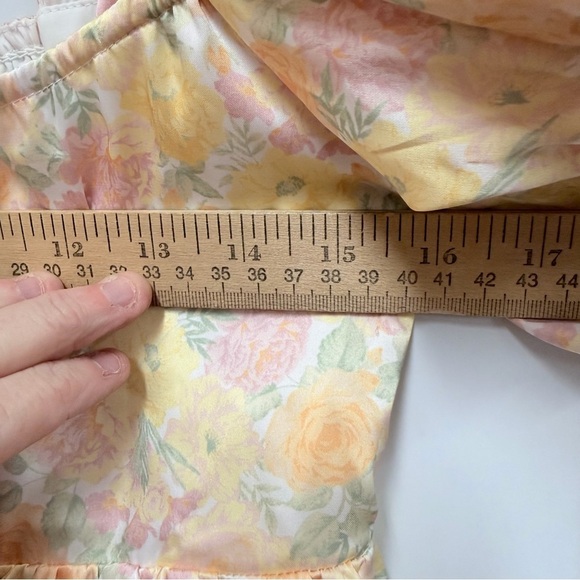 Wayf Terry Top in yellow Mini Roses pattern size medium - Picture 14 of 15